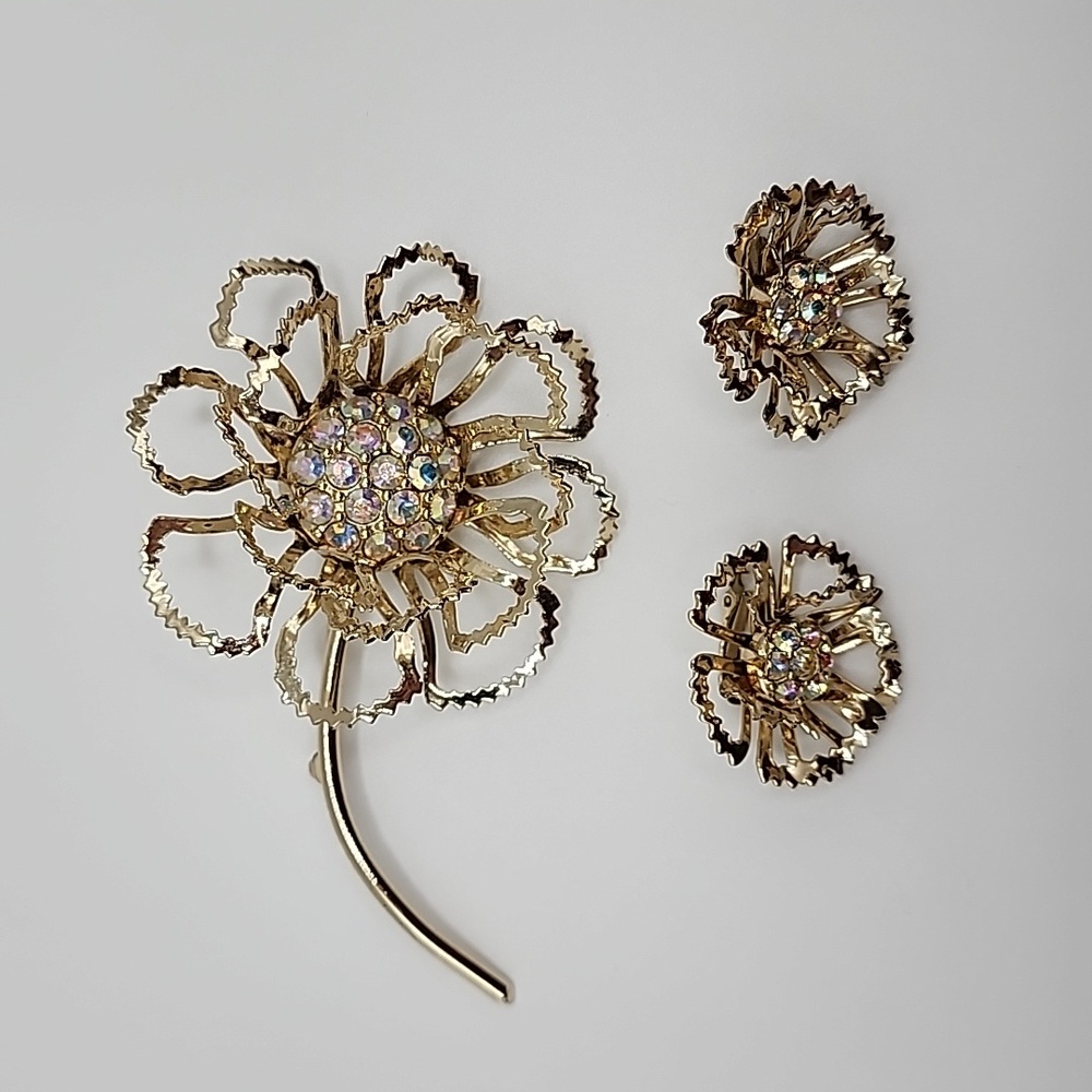 Vintage Sarah Coventry Allusion Brooch and Earring Set